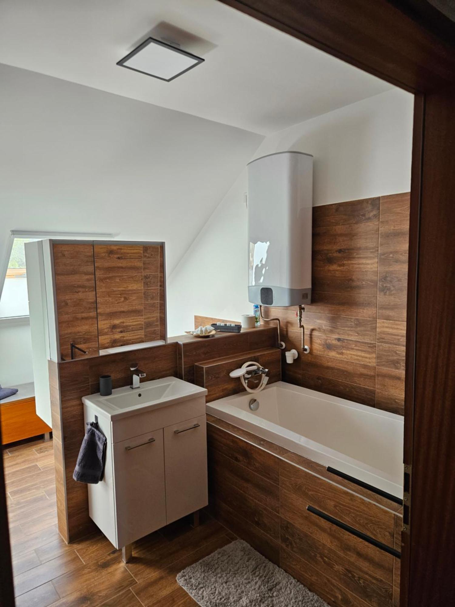 Toelgyes Apartmanhaz Сегед Экстерьер фото